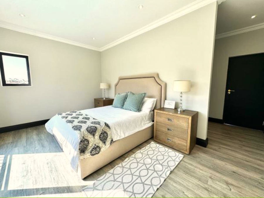 5 Bedroom Property for Sale in Theescombe Eastern Cape